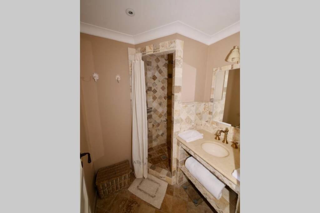Bord De Mer - Ac, Wifi, Chic, Sea View, Beach 2 Minutes Walk Antibes Exterior photo
